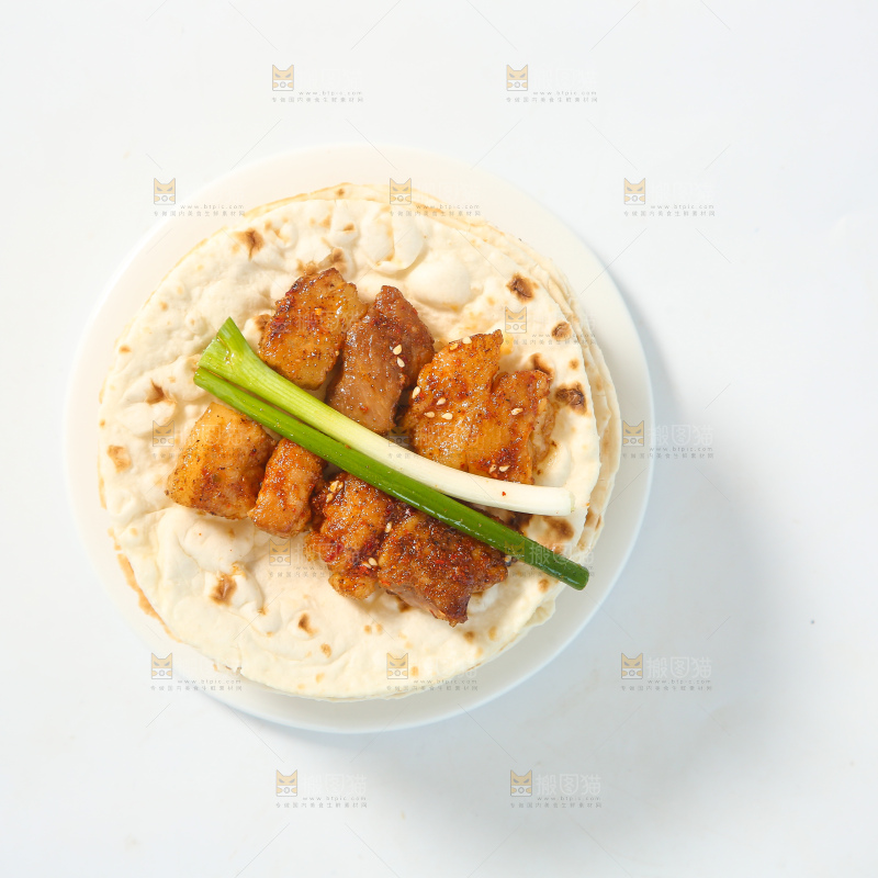 白底上的淄博小饼