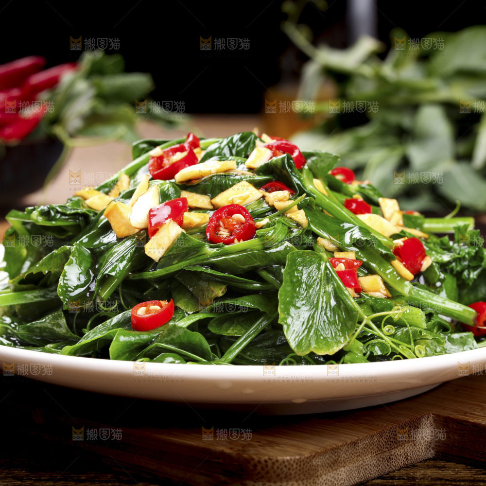 深底上的豌豆苗