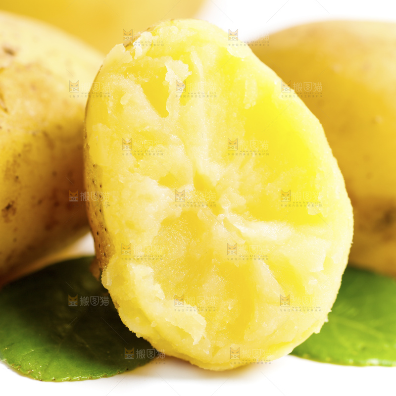 深底上的黄心土豆