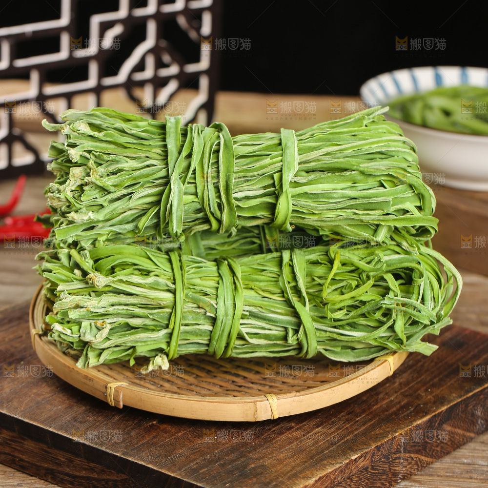 深底上的贡菜
