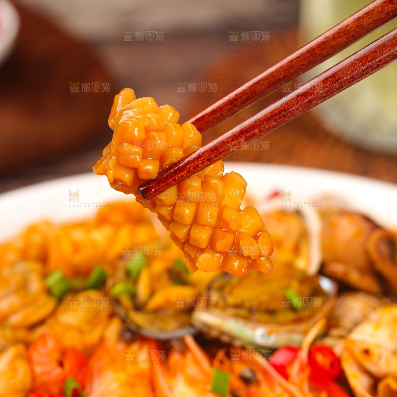 深底上的捞汁小海鲜