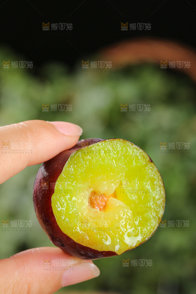 木底上的五月脆
