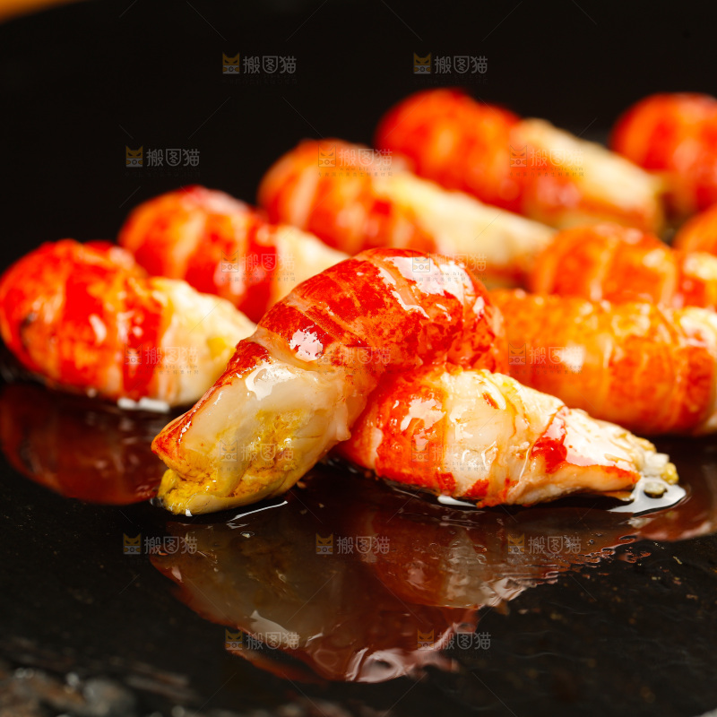 深底上的龙虾尾