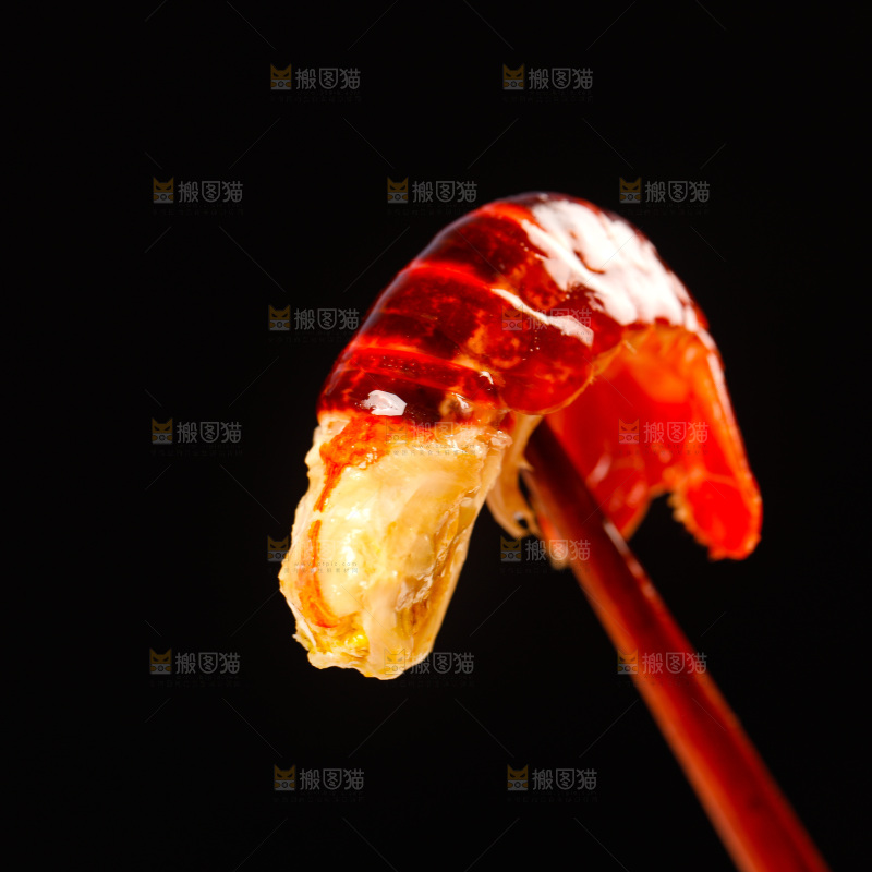 深底上的龙虾尾