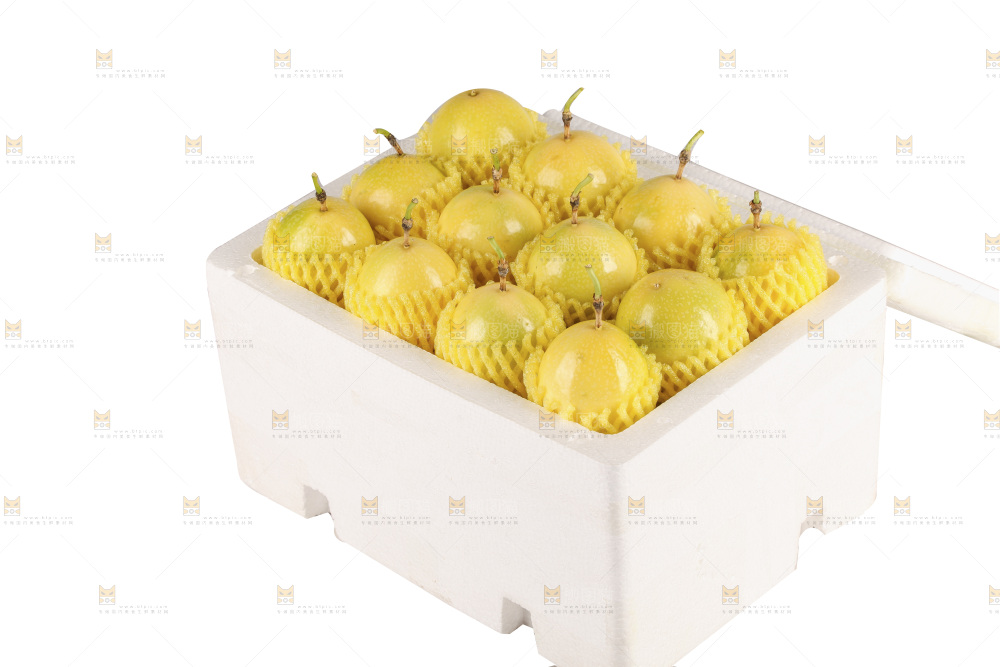 白底上的黄金百香果