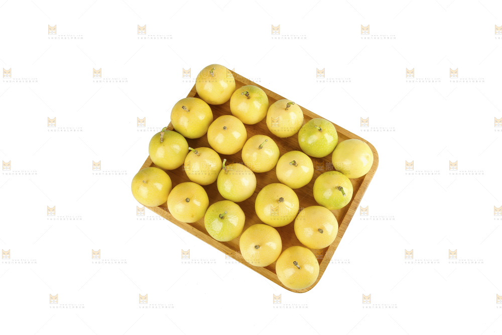 白底上的黄金百香果