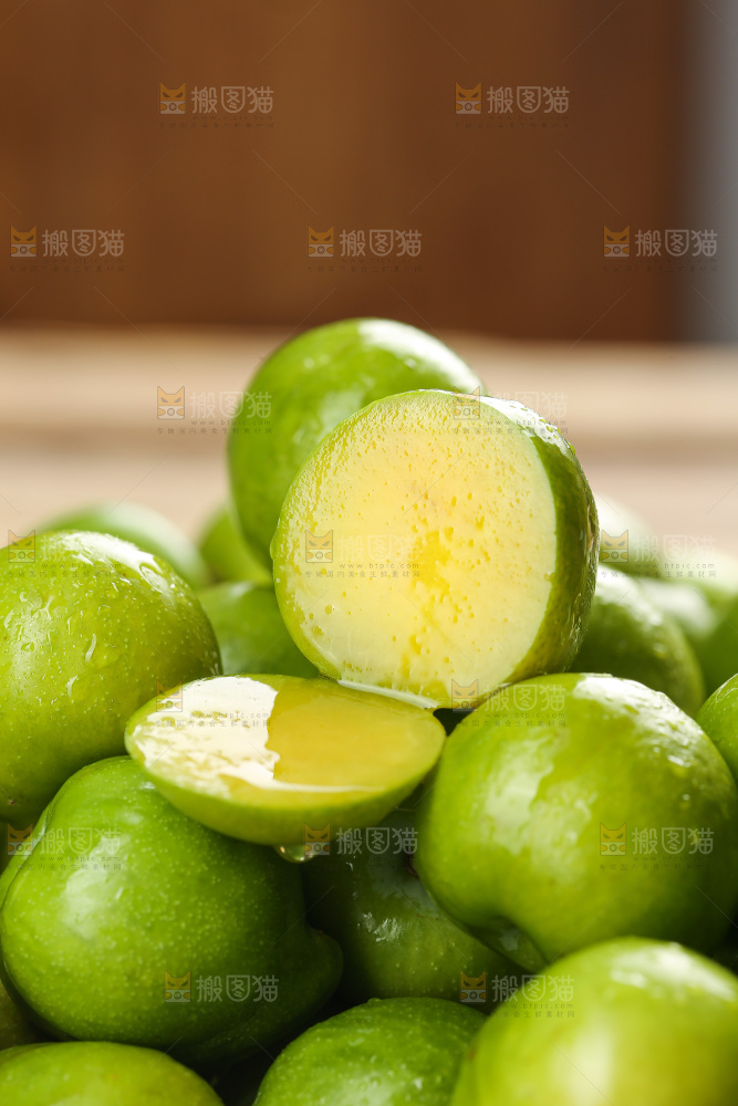 深底上放着的脱骨李