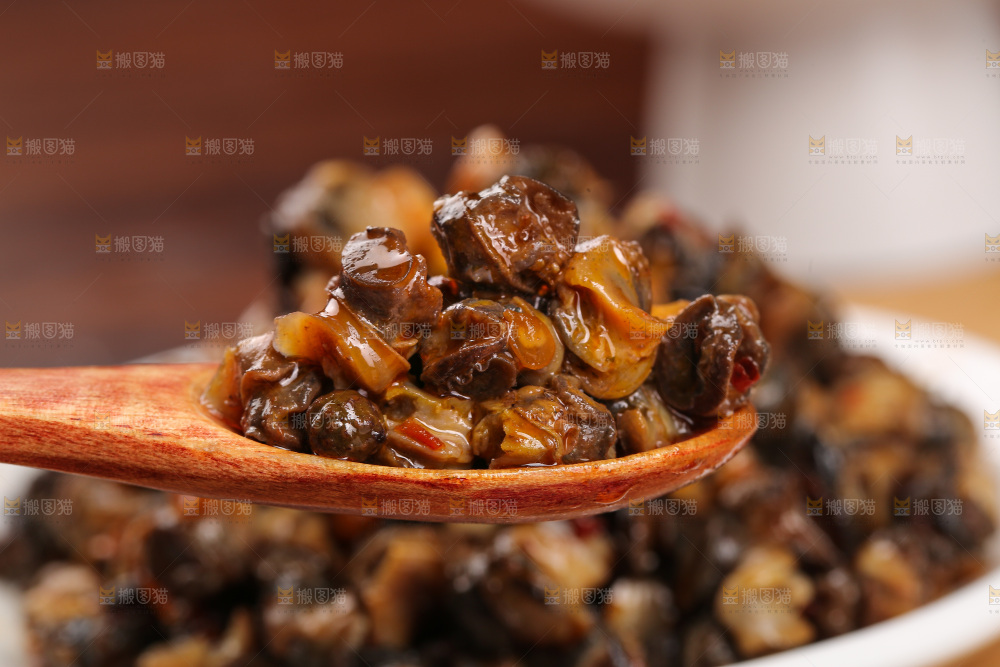 木底上的螺丝肉