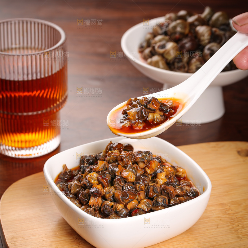 木底上的螺丝肉