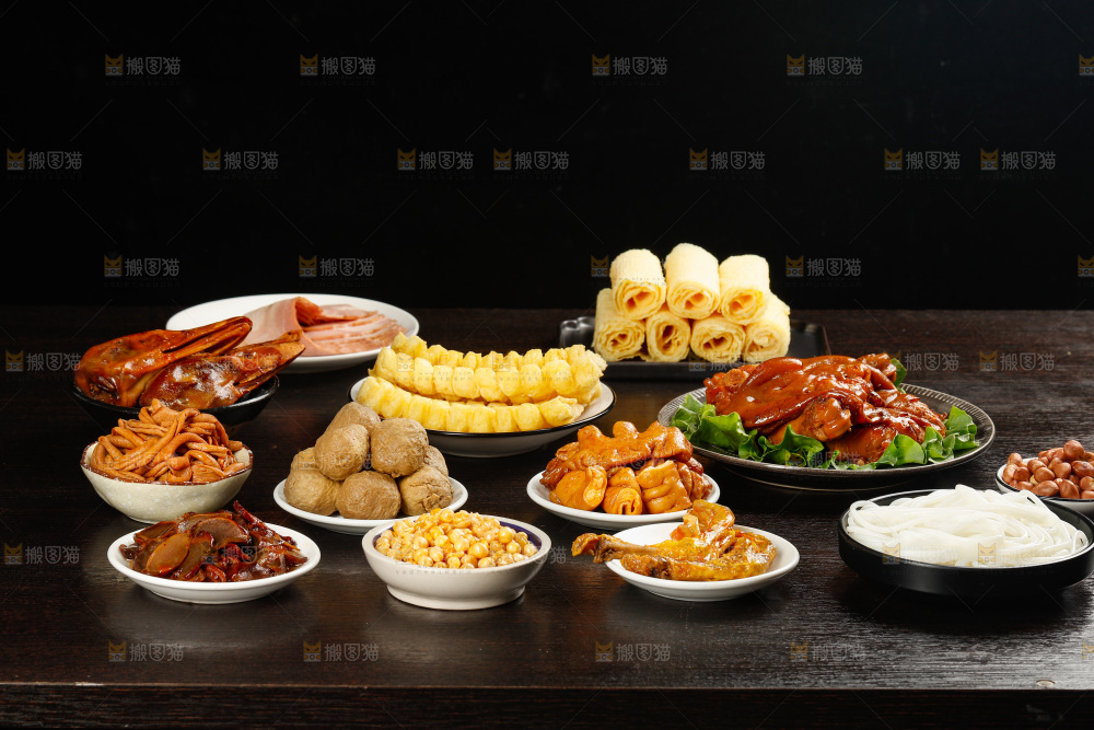 深底上的螺蛳粉食材