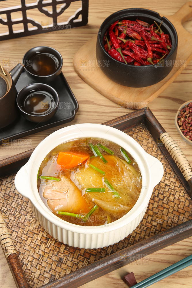 碗里的霸王花鸡汤
