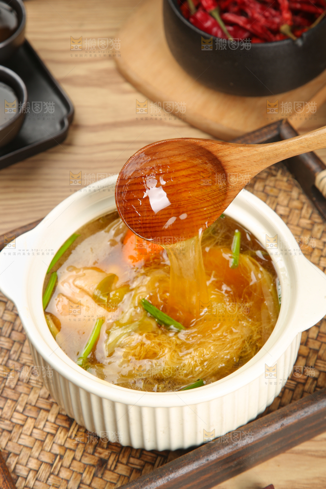 碗里的霸王花鸡汤
