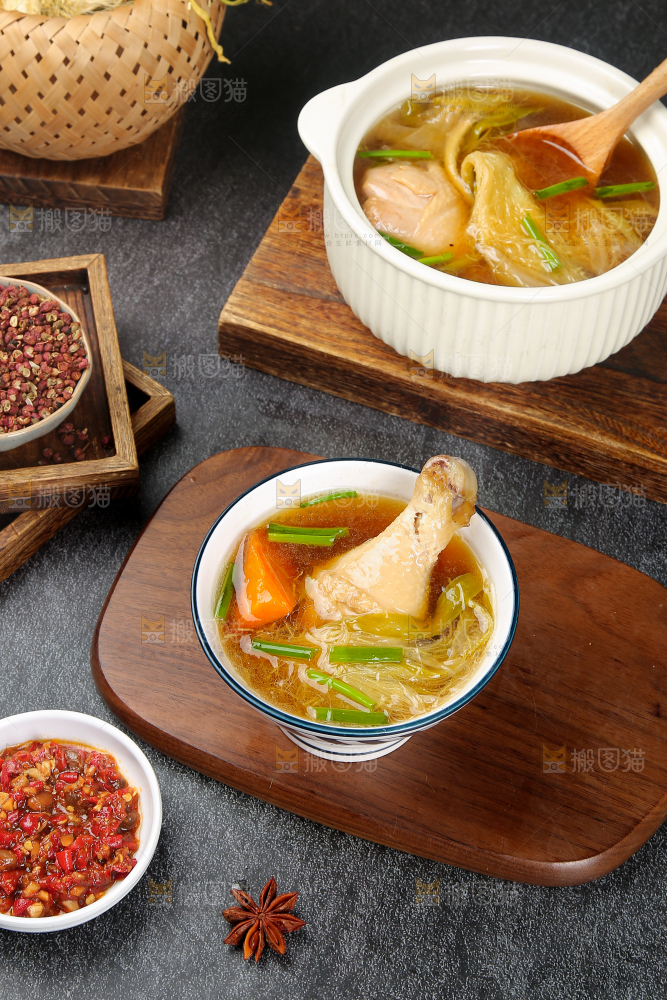 碗里的霸王花鸡汤
