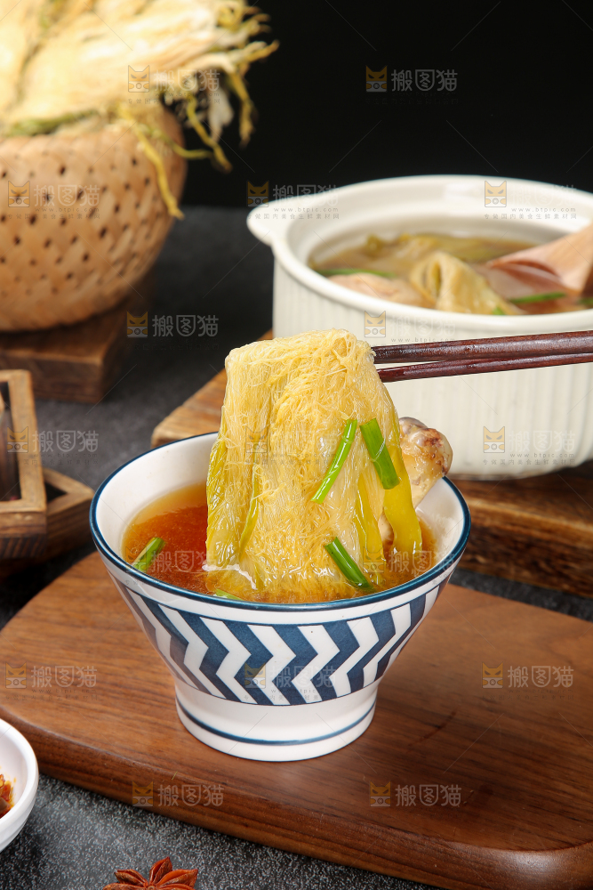 碗里的霸王花鸡汤