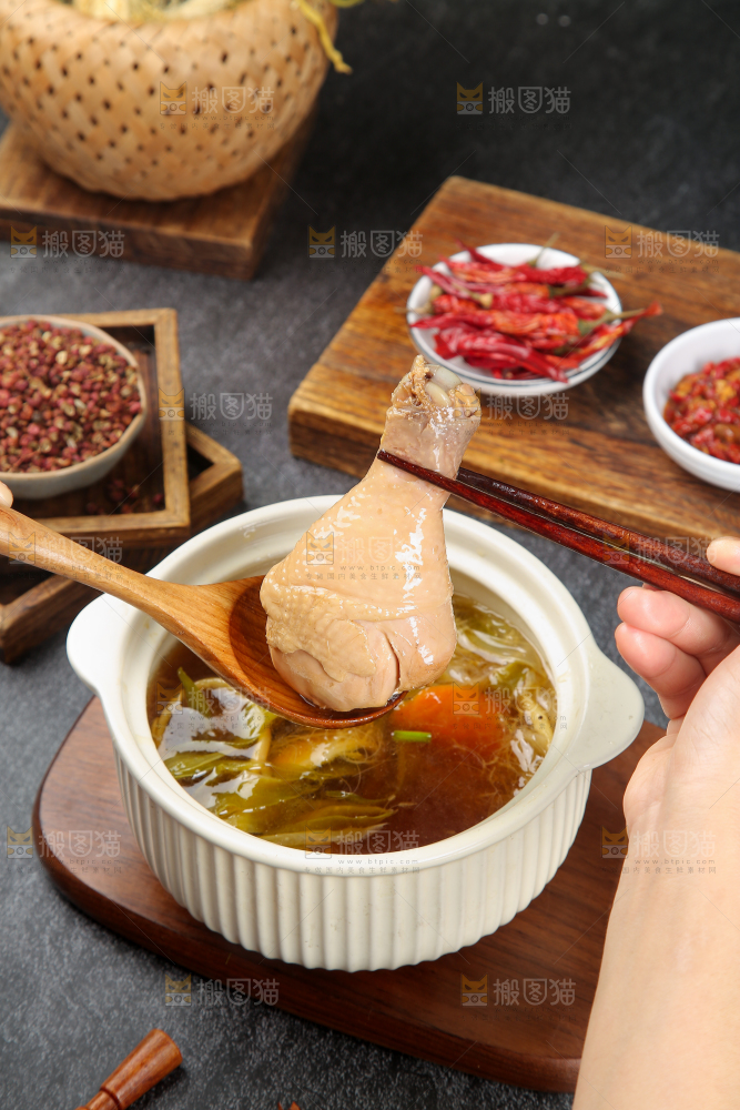 碗里的霸王花鸡汤