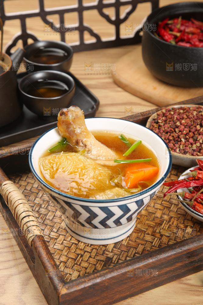 碗里的霸王花鸡汤