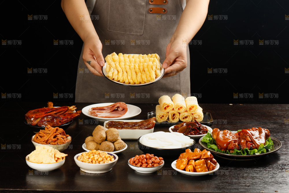 深底上的螺蛳粉食材