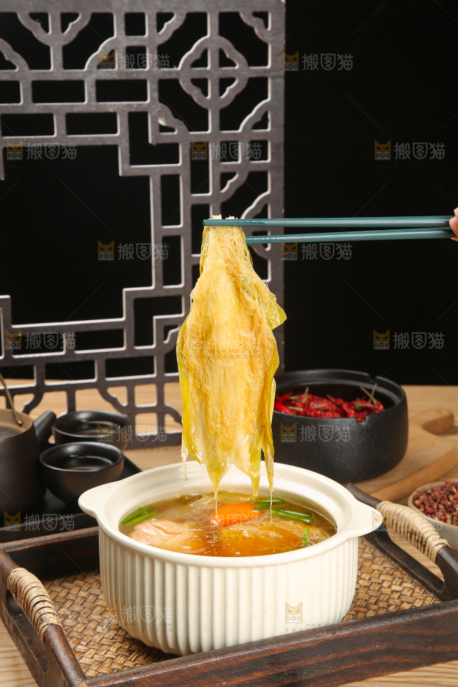 碗里的霸王花鸡汤