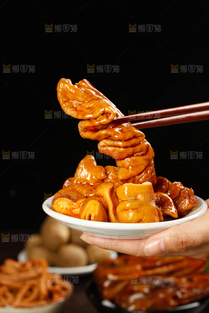 深底上的螺蛳粉食材