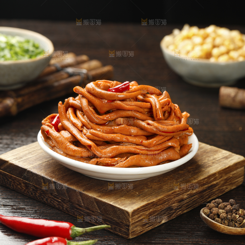 深底上的卤鸭肠