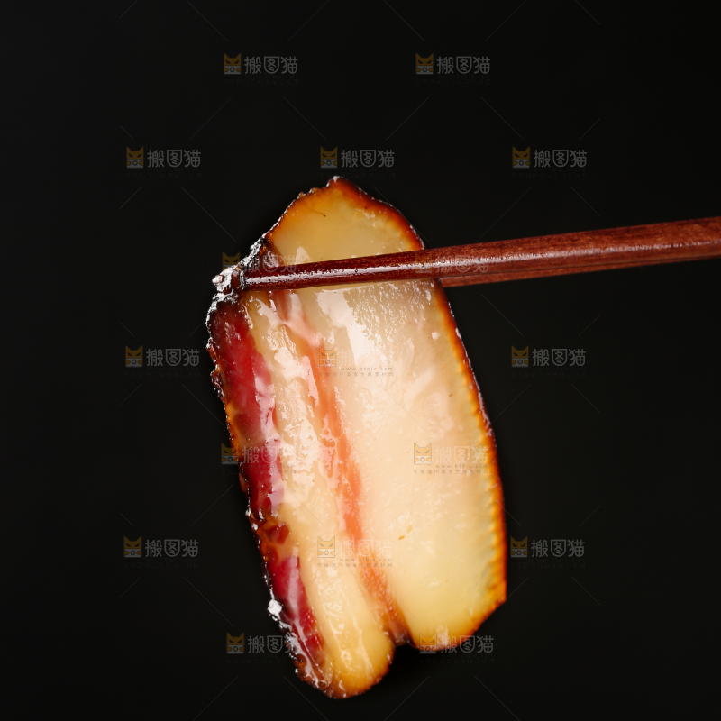 深底上的五花咸肉