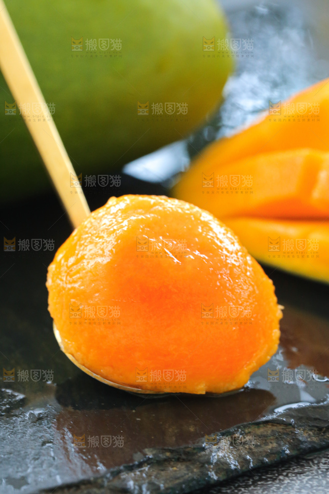 深底上的椰香芒