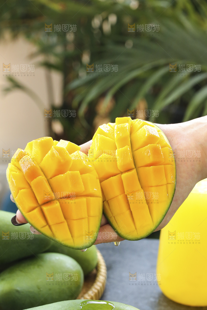 深底上的椰香芒