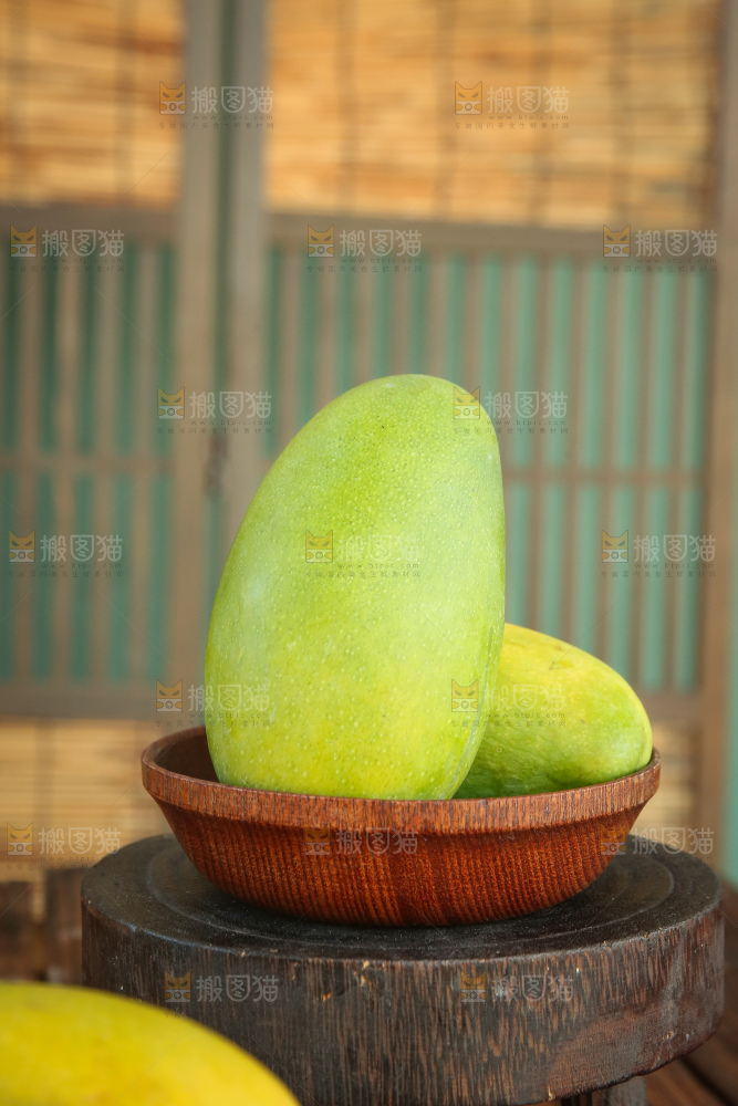 深底上的椰香芒