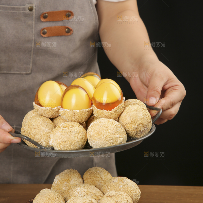 深底上的变蛋