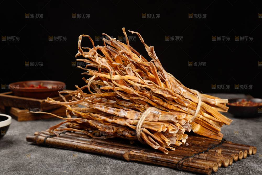 深底上的小笋干