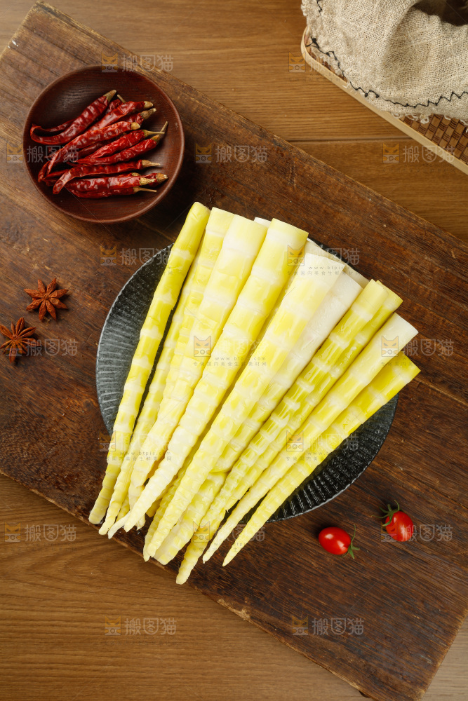 木底上的清水笋