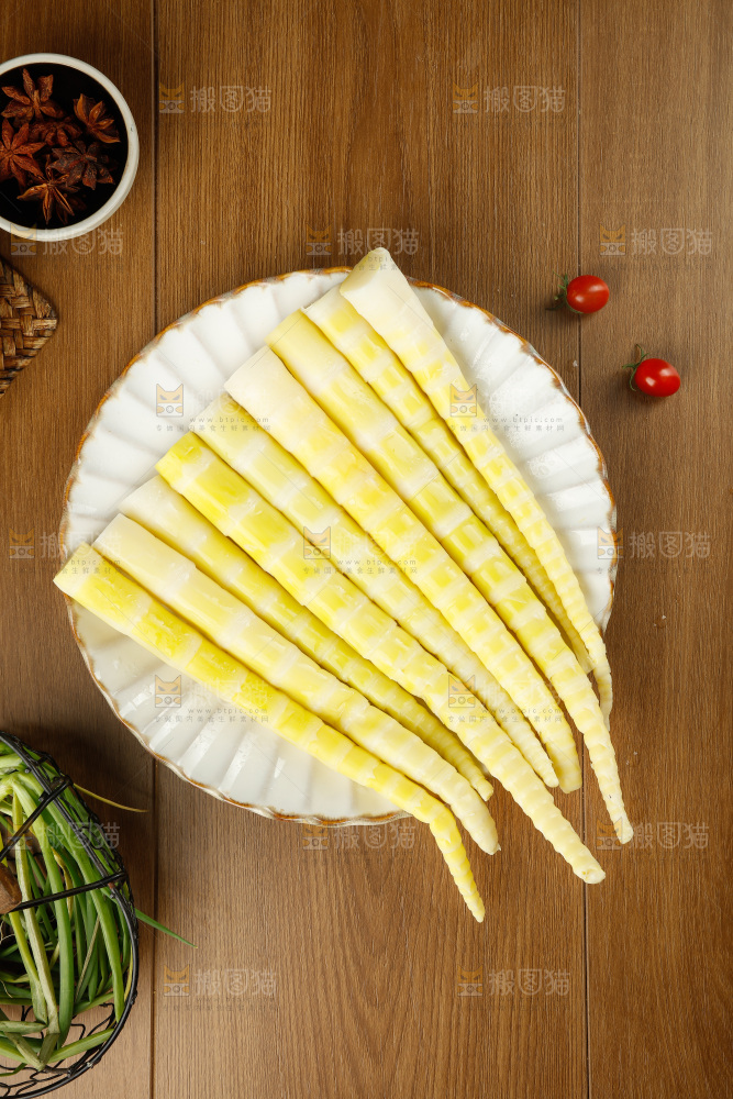 木底上的清水笋