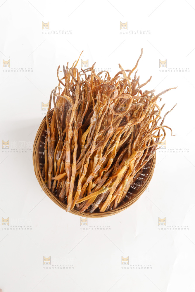 白底上的小笋干