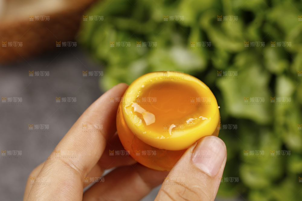 深底上的变蛋
