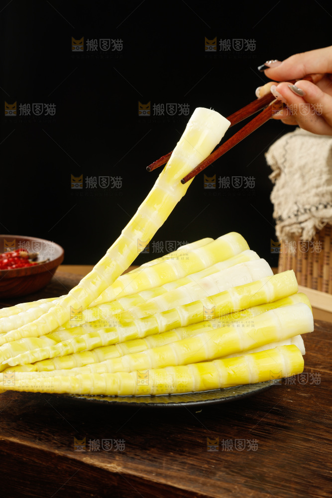 木底上的清水笋
