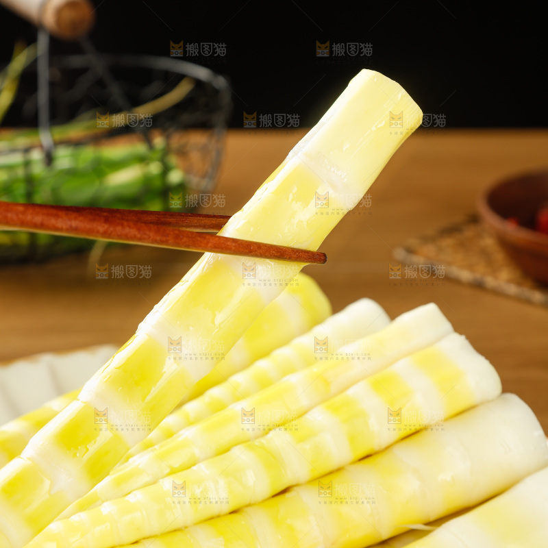 木底上的清水笋