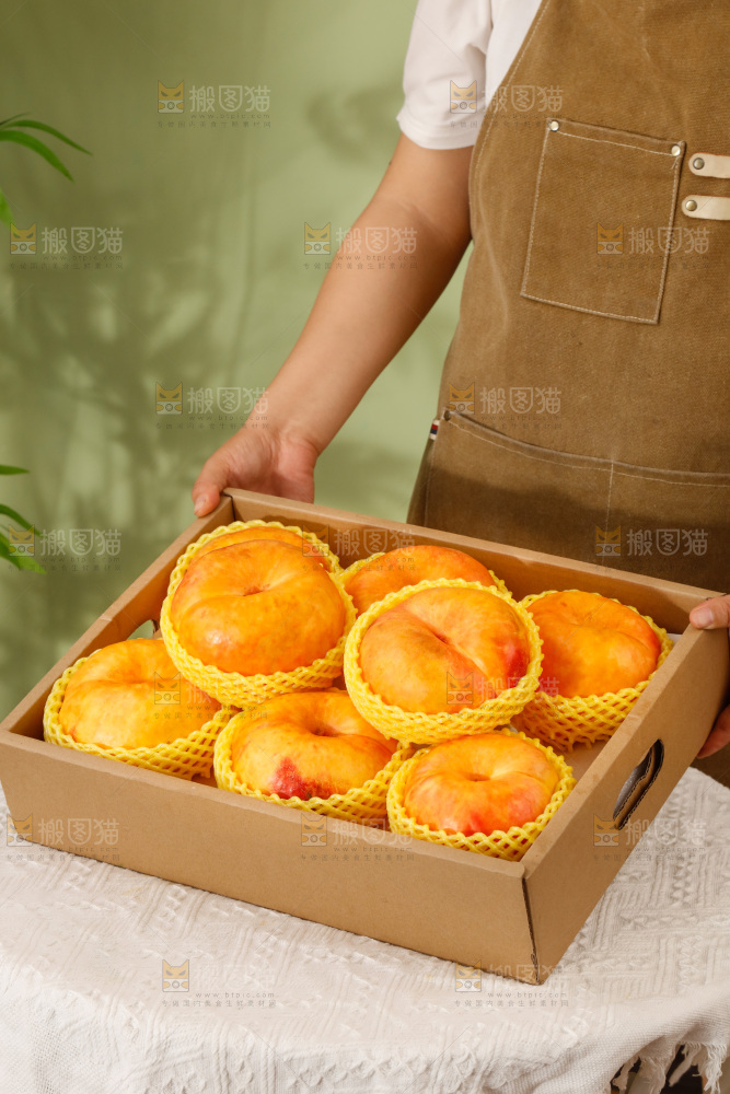深底上的黄油蟠桃