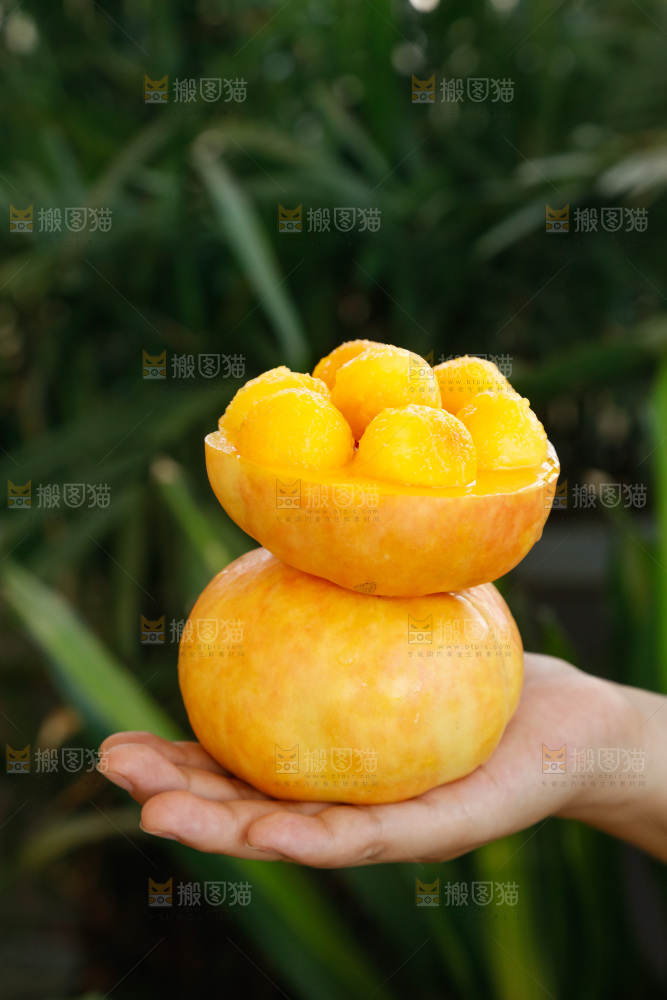 深底上的黄油蟠桃