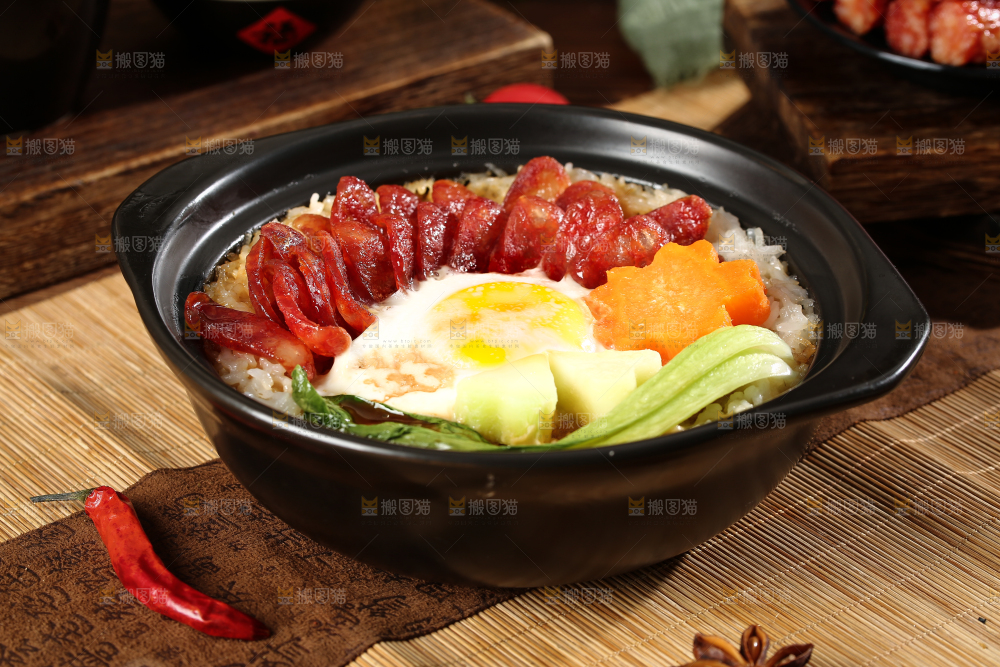 深底上的腊肠煲仔饭