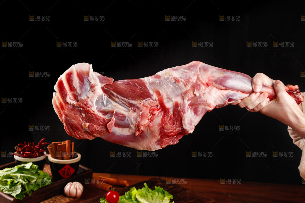 深底上的羊后腿