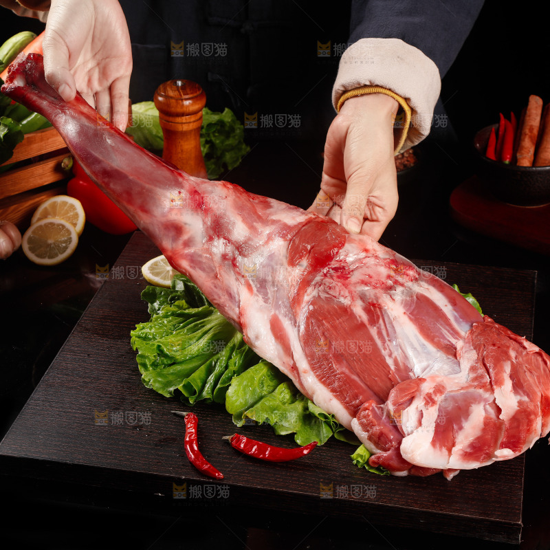 深底上的羊后腿