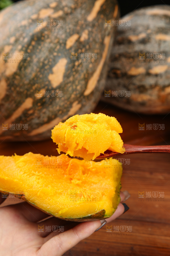 木底上的香芋南瓜