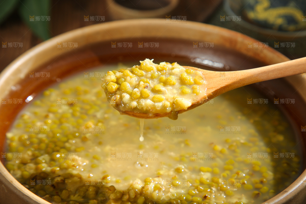 深底上的一碗绿豆汤