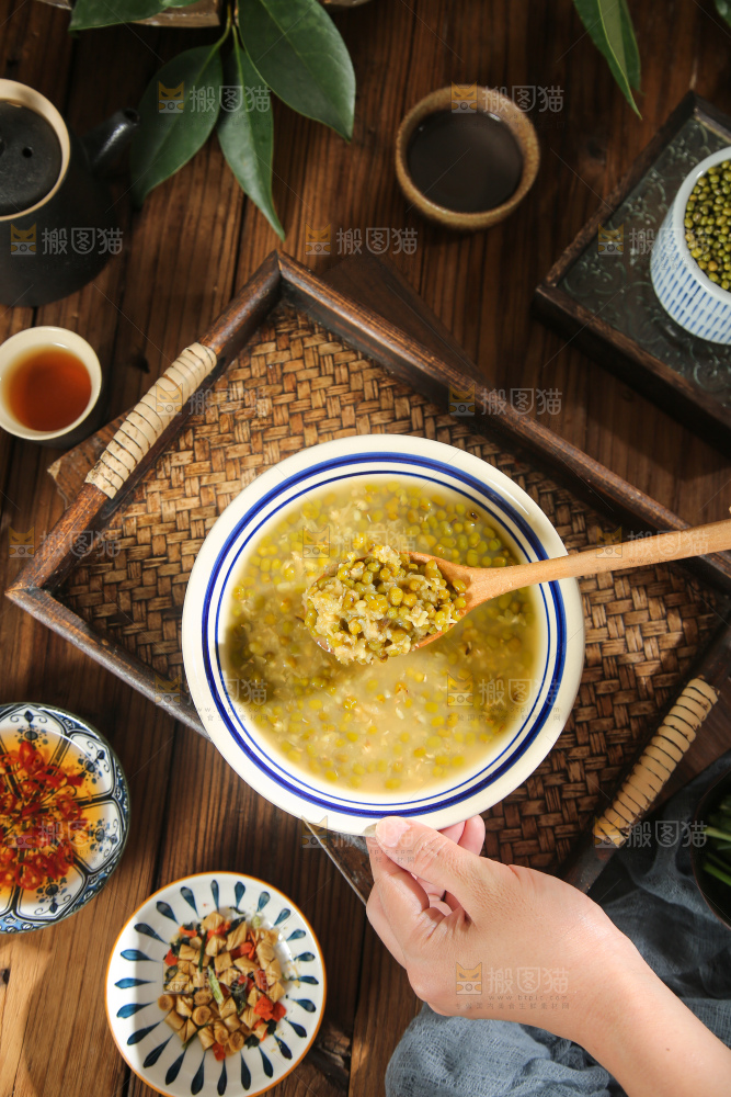 深底上的一碗绿豆汤