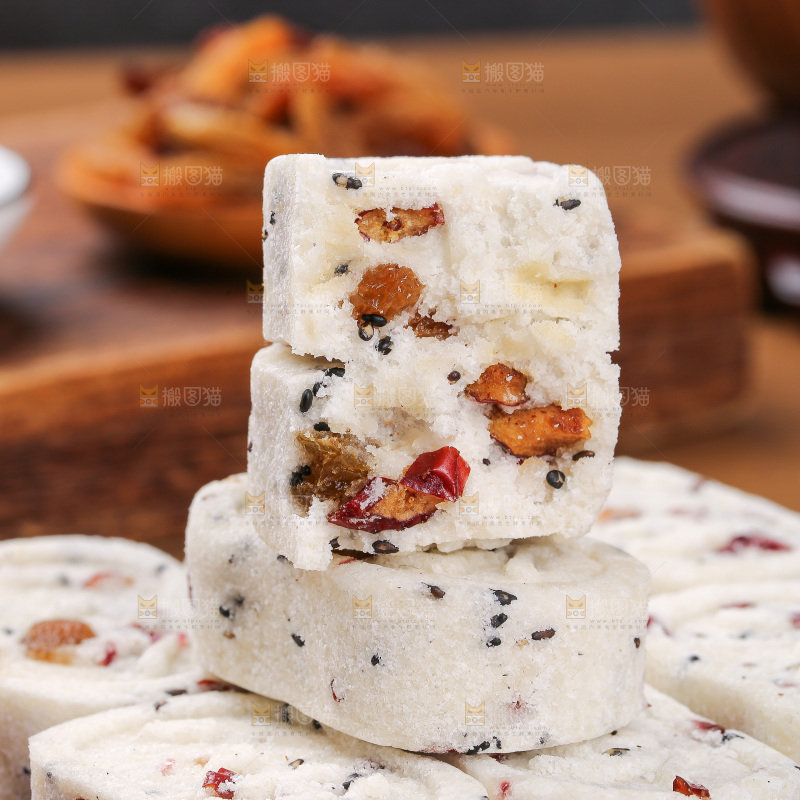 木底上的八珍糕