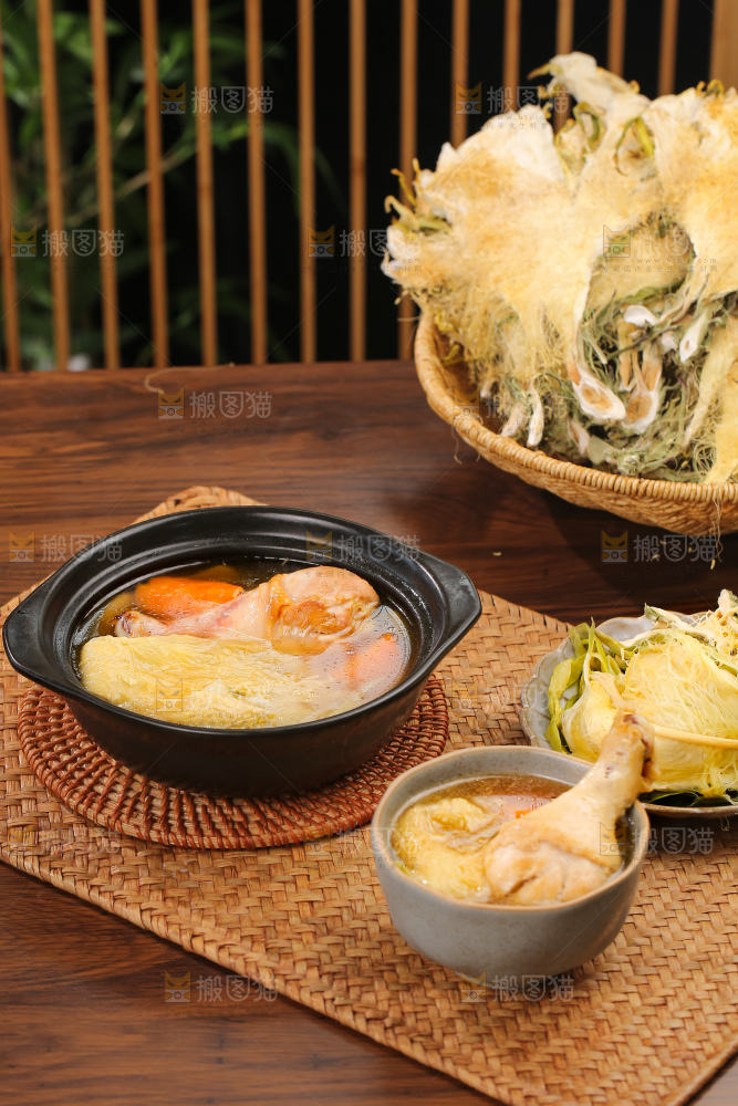 碗里的霸王花鸡汤