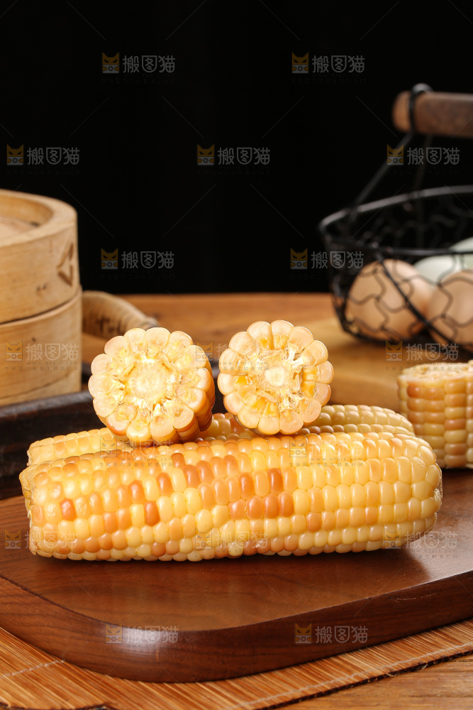 木底上的花糯玉米