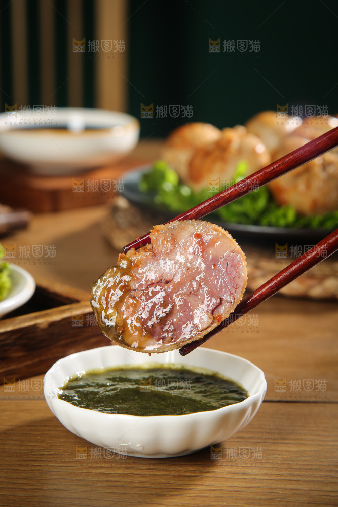 木底上的肚包肉