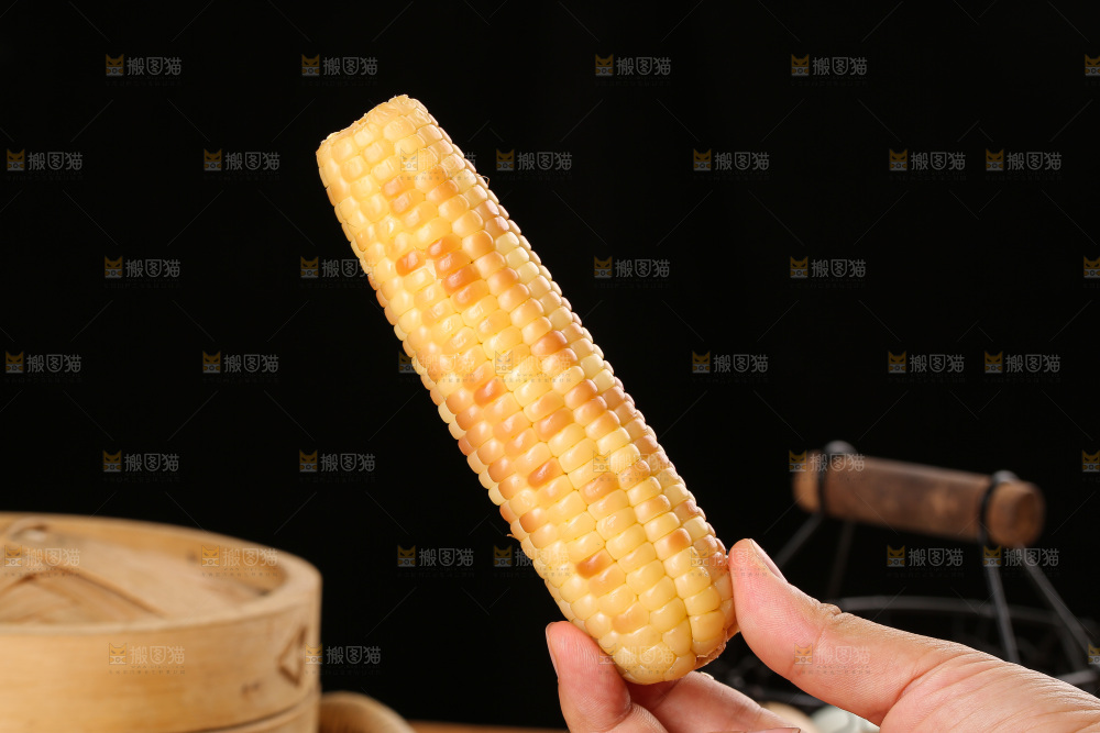 木底上的花糯玉米