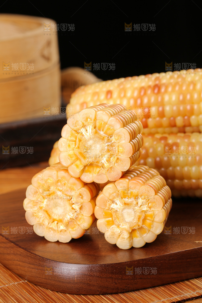 木底上的花糯玉米